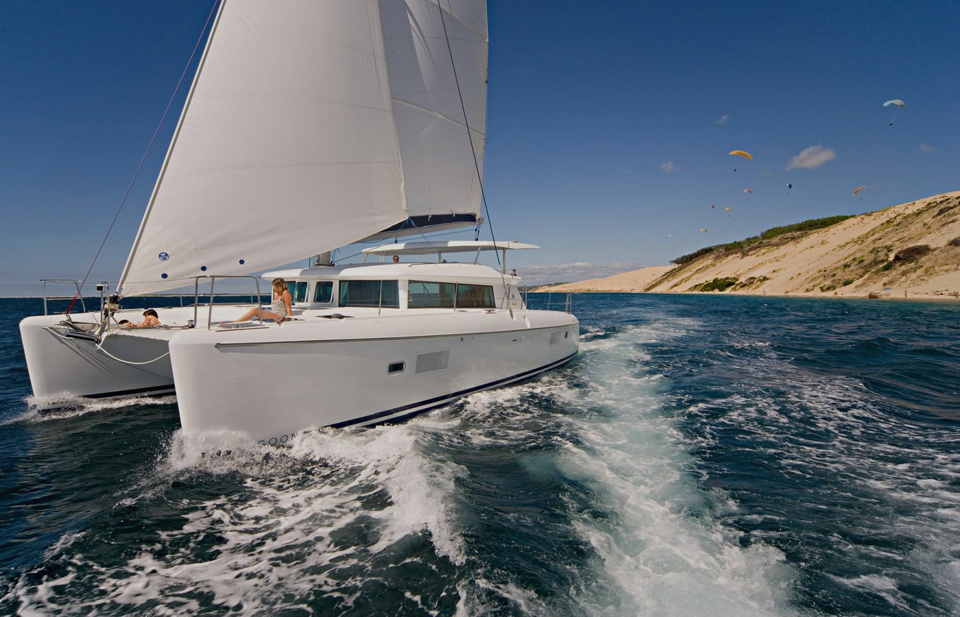 Catamaran Danuri à vela, até 18 convidados